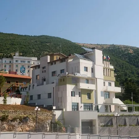 Vittoria 4*