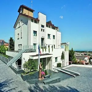 Vittoria Hotel 4*