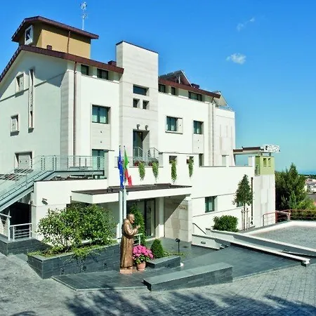 Vittoria 4*